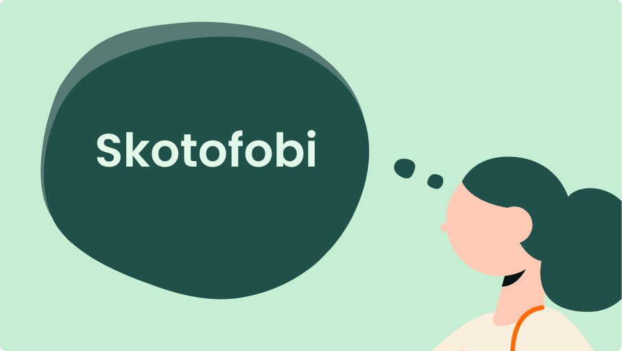 Illustration av en person med mörkgrönt hår som tänker, visad av en bubbla innehållande ordet Skotofobi och antydningar till talassofobi, mot en ljusgrön bakgrund.